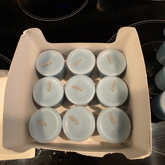 Pier One Aqua 10 Hour Votive Candles Blue Votive Candles Open Box Box Of 18 - Picture 2 of 4